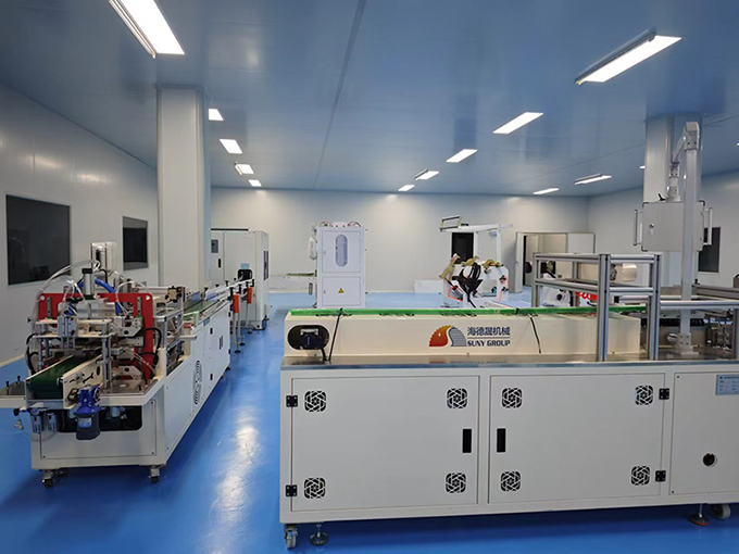 山東東營12道濕巾機及5排洗臉巾設備客戶現場